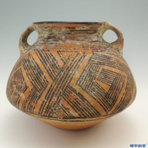 AA002 馬家窯文化彩繪人字紋雙耳陶壺