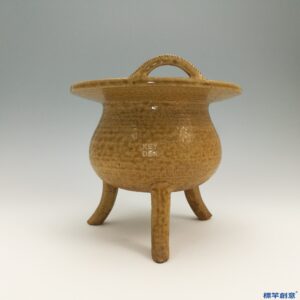 CB007 戰國時期原始青瓷刻劃紋三足鼎式香爐