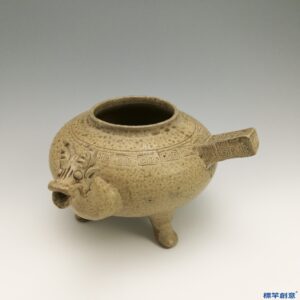 CB010 戰國時期原始青瓷龍首流橫柄三足鐎