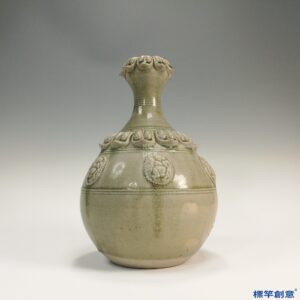 FA002 隋代相州窯白釉貼蓮瓣寶相花佛教蒜頭瓶收妖瓶