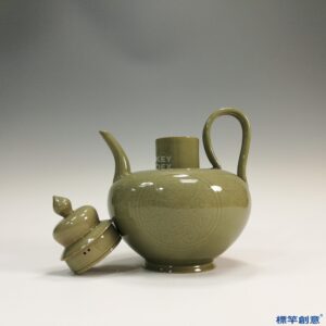 FC003 五代越窯青瓷劃蓮瓣紋寶塔蓋執壺