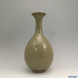 GB195 北宋耀州窯青瓷刻纏枝牡丹紋玉壺春瓶