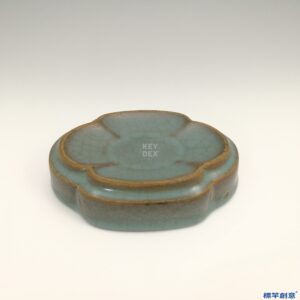 GE026 金代鈞窯系淺藍釉葵瓣式文房筆舔