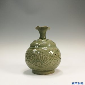 GB001 北宋越窯青瓷刻蓮花紋花口瓶