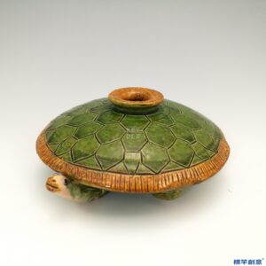 KK044 20世紀末三彩陶仿遼代龜形油燈