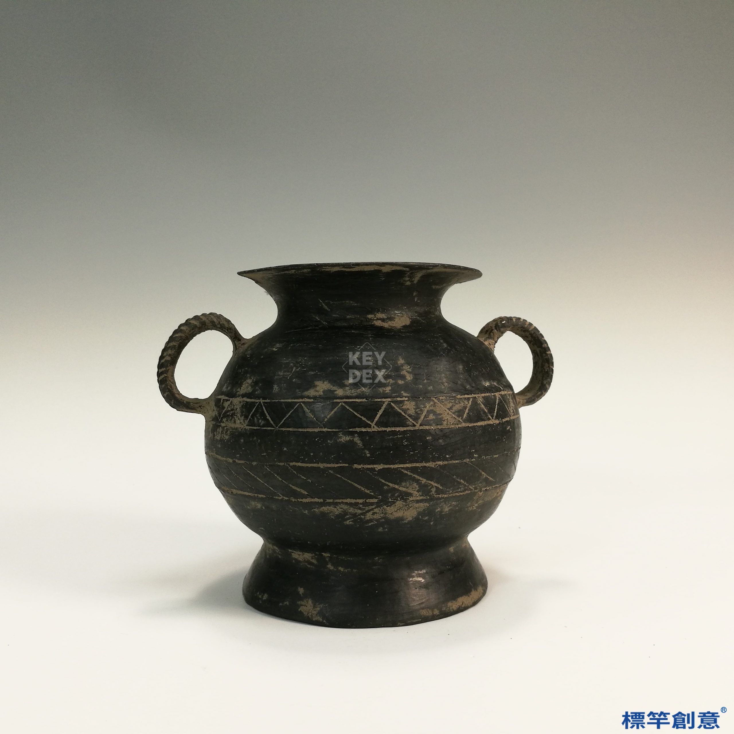AA009 龍山文化黑陶雙耳蛋殼罐- 標竿創意陶瓷社教公益網