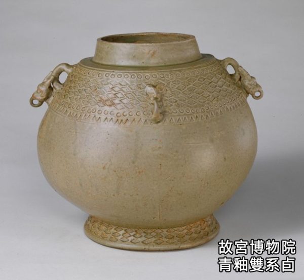 ED006 東晉土青瓷四繫刻花卣式罐：圖片 5