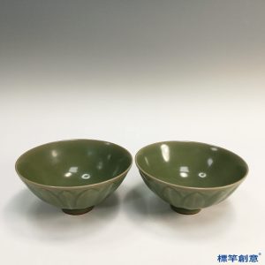 GC018 南宋龍泉窯青釉瓷刻蓮瓣紋碗