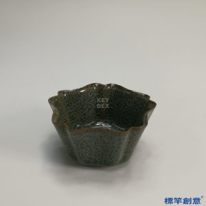 GC034 南宋龍泉溪口窯青瓷仿官窯花口杯