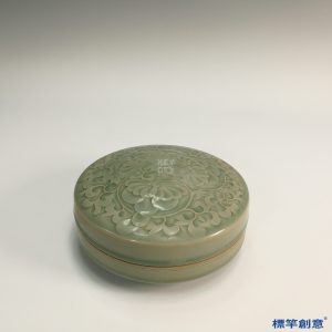 GB050 北宋耀州窯青釉瓷刻花粉盒