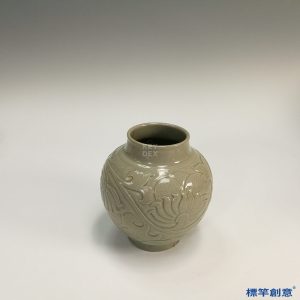 FC018 五代耀州窯淡青瓷刻蓮花罐