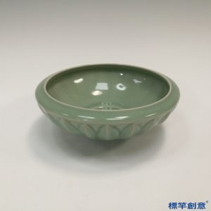 GB092 北宋龍泉窯青瓷刻蓮瓣紋佛教食具歛口缽形碗