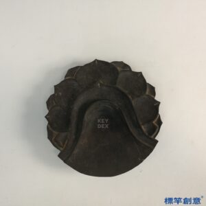 FB111 唐晚期紅端石蓮瓣箕形隔池硯
