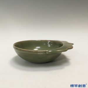 GB109 北宋東溝窯青瓷近似汝窯屈卮單把杯