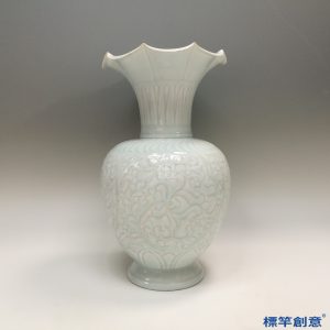 GB117 北宋湖田窯青白瓷刻花花口瓶