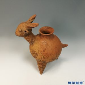 AA013 馬家窯文化羊頭形三足陶壺