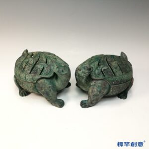 BB053 商周時期青銅器雲雷紋龜形香熏一對