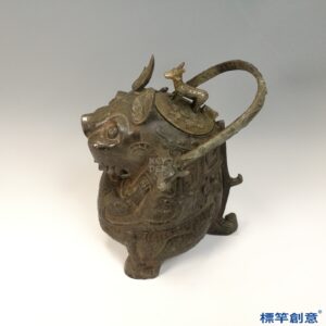 BB072 疑 西周青銅器饕餮夔龍紋虎食人紋提梁卣