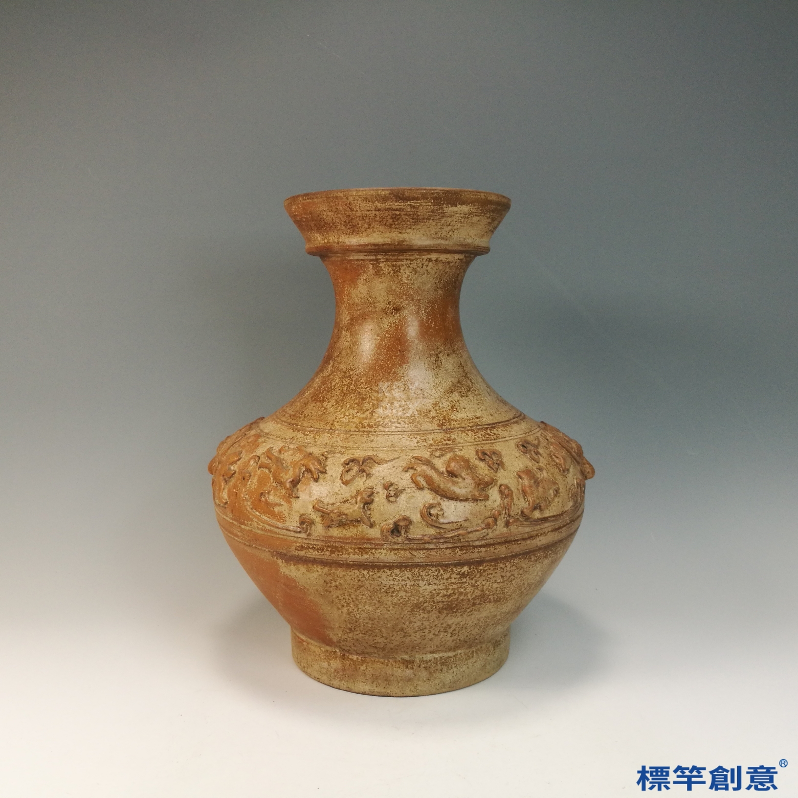 DB047 漢代黃釉陶盤口貼塑走獸紋陶壺:圖片 5