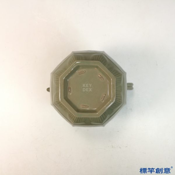 FC072 五代越窯青瓷象鈕八稜刻花執壺：圖片 4