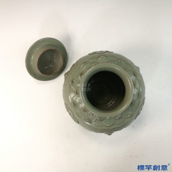 FC073 五代耀州窯淡青瓷塑佛陀蓮瓣紋佛教供水蓋罐：圖片 5