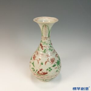 HA099 元晚期景德鎮窯紅綠彩繪荷塘水禽紋玉壺春瓶