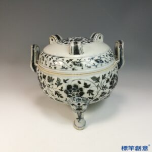 HB073 明永樂官窯青花繪花卉紋三足蓋鼎