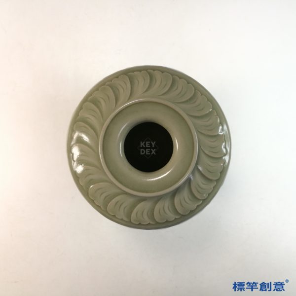 GB193 北宋耀州窯淺青釉鏤空燈籠賞瓶：圖片 3