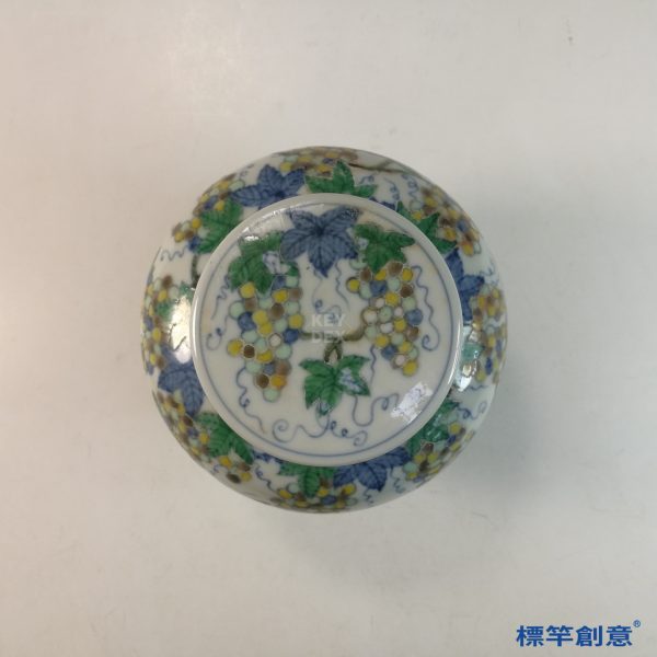 HB101 明代中晚期鬥彩成化款葡萄松鼠紋蓋罐：圖片 3