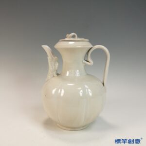 GB202 北宋定窯白釉瓜稜龍首執壺