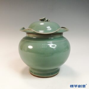 GC248 南宋龍泉窯粉青釉荷葉蓋罐
