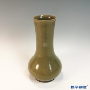 GC249 南宋龍泉窯茶葉末釉穿帶長頸瓶