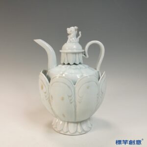 GC251 南宋湖田窯青白瓷瑞獸鈕瓜稜酒壺壺托一套