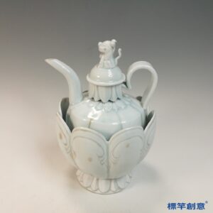 GC251 南宋湖田窯青白瓷瑞獸鈕瓜稜酒壺壺托一套