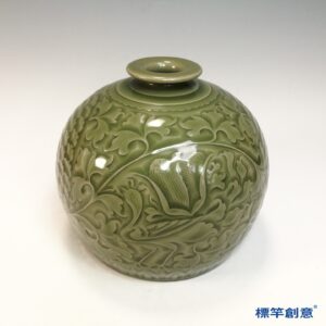 GB205 北宋晚期耀州窯青瓷刻重瓣蓮花紋嘟嚕瓶