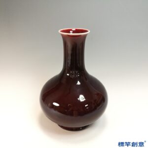 IA103 清乾隆郎窯紅雍正款長頸茡薺瓶