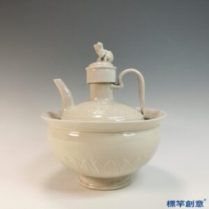 GB213 北宋定窯白釉刻蓮瓣紋酒壺壺托一套