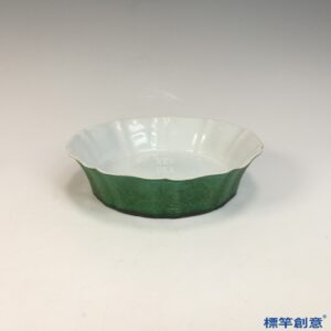 HB156 明嘉靖瓜皮綠釉刻魚藻紋宣德款菱口筆洗