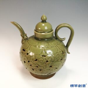GB215 北宋耀州窯青瓷鏤空刻龍紋執壺