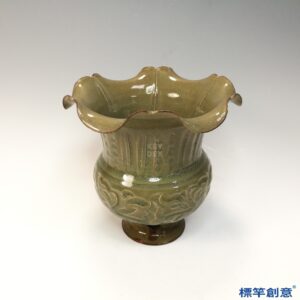 GB217 北宋耀州窯青瓷刻牡丹紋花器花口尊