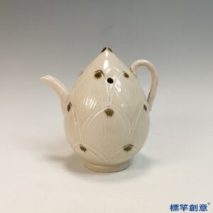 GB218 北宋定窯白釉荷花形點彩文房水注