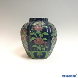 HB179 明嘉靖霽藍釉地堆塑法華彩折枝花果紋瓜稜罐