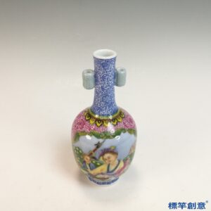IA113 清乾隆琺瑯彩錦地開光西洋人物貫耳瓶